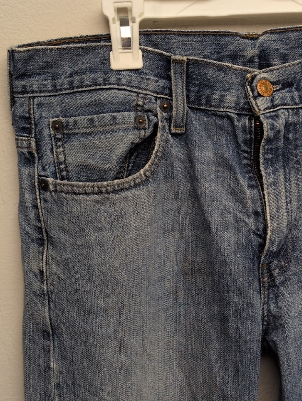 Levi's Men's Light Blue Denim Jeans with Leather Patch - Picture 8 of 16